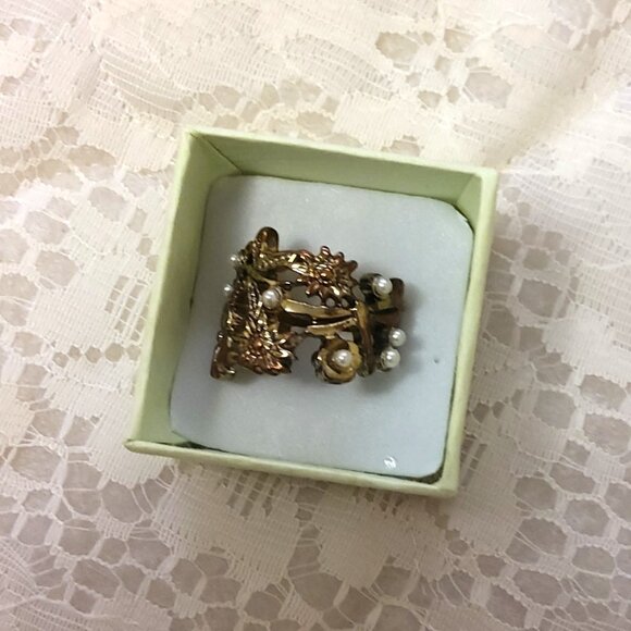 VTG Women’s White Pearl Floral Design Vintage Copper Ring Size 5 - Picture 10 of 12